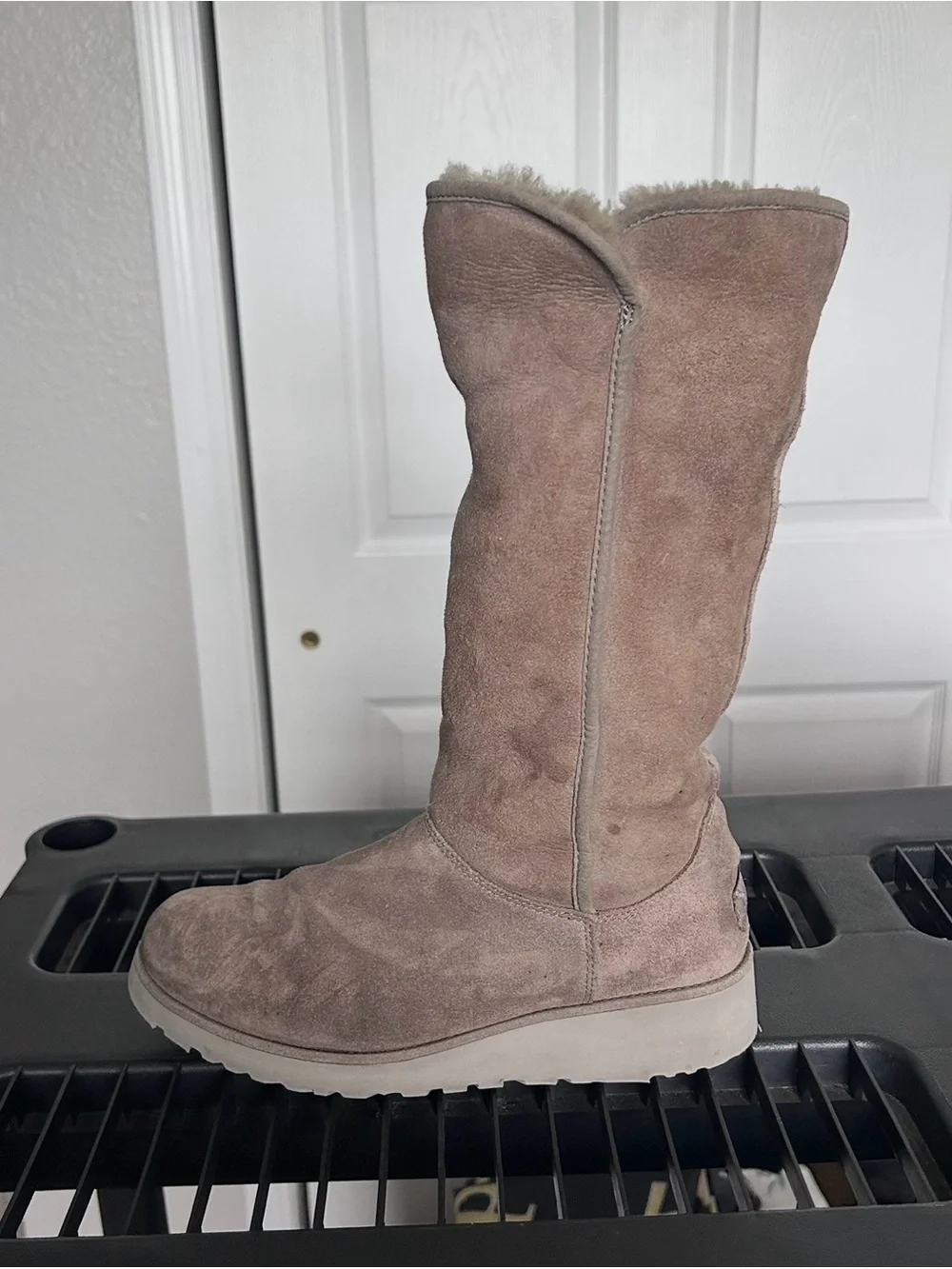 UGG Women’s Tall Suede Shearling Lined Taupe Beige Boots Size 8